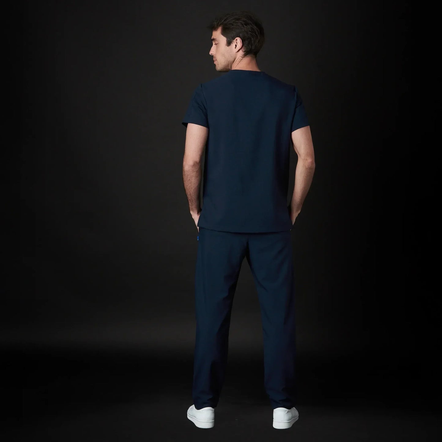 Médico o Doctor vistiendo una color Azul Organic marca Gallantdale Uniformes Médicos y Quirúrgicos